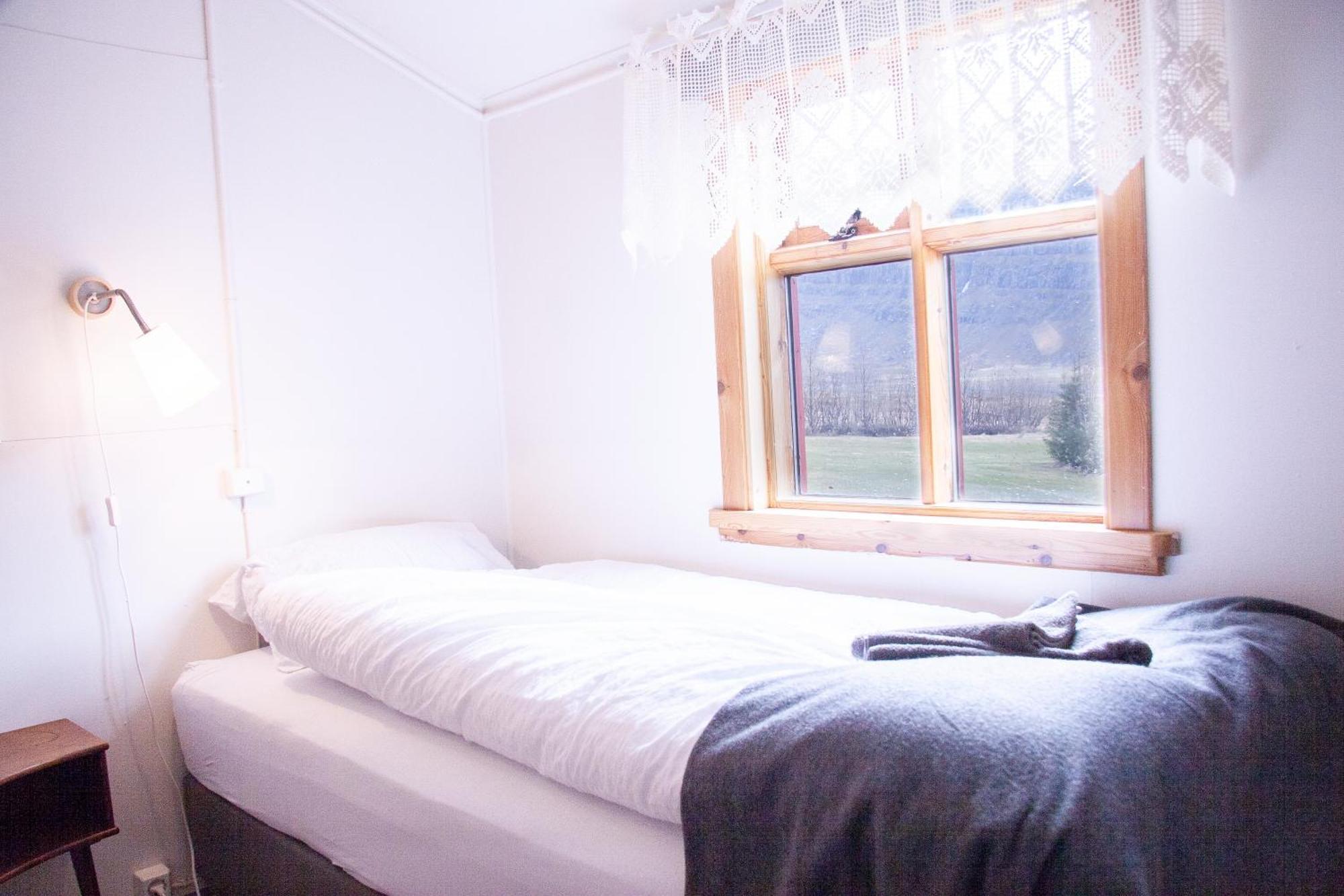 Fossardalur Guesthouse ดูปิวอเกอร์ ภายนอก รูปภาพ