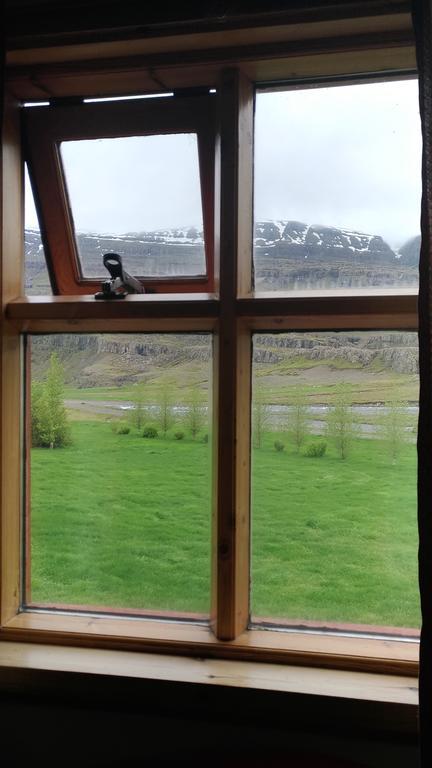 Fossardalur Guesthouse ดูปิวอเกอร์ ภายนอก รูปภาพ