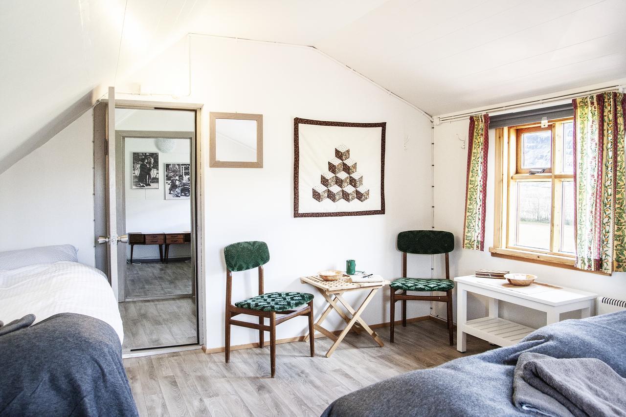 Fossardalur Guesthouse ดูปิวอเกอร์ ภายนอก รูปภาพ