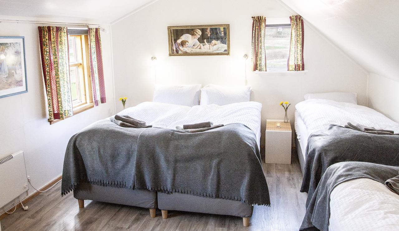Fossardalur Guesthouse ดูปิวอเกอร์ ภายนอก รูปภาพ