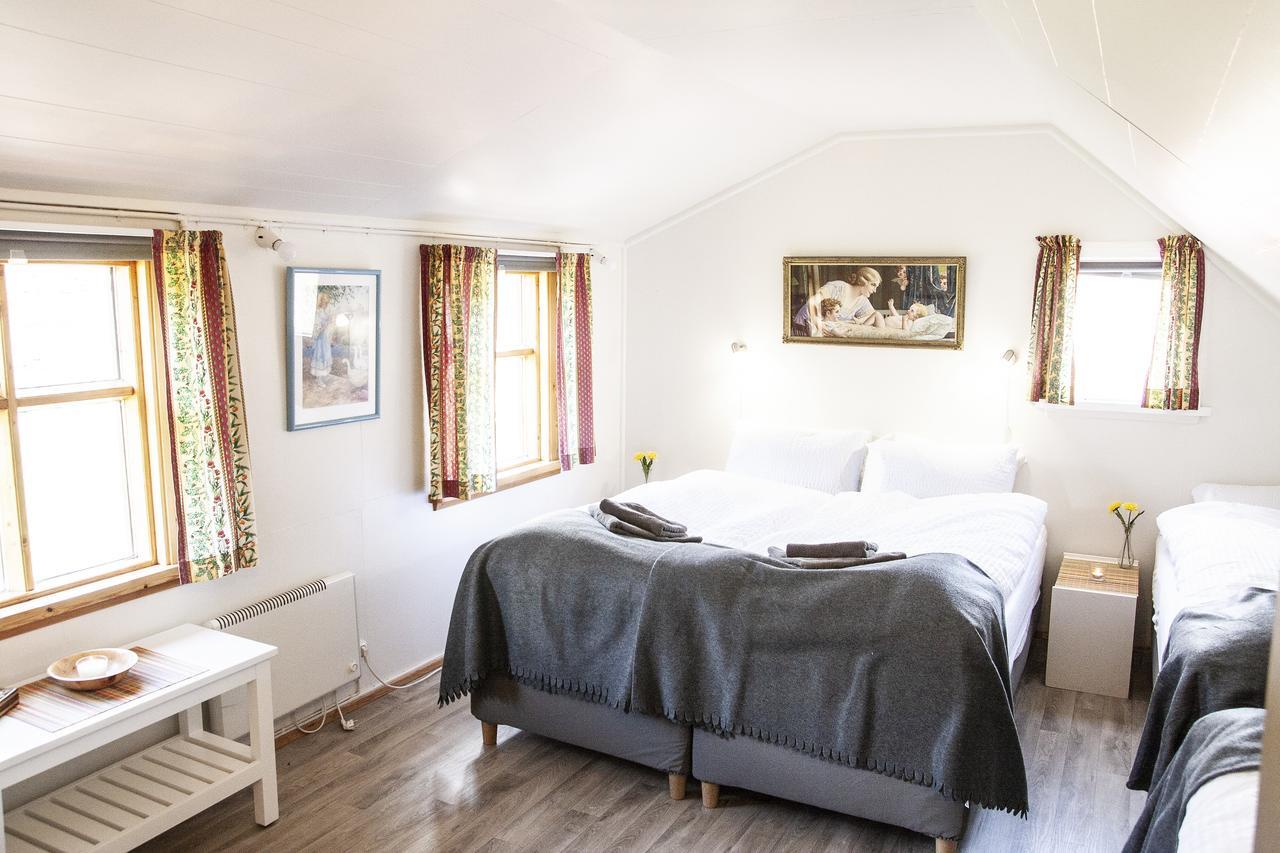 Fossardalur Guesthouse ดูปิวอเกอร์ ภายนอก รูปภาพ
