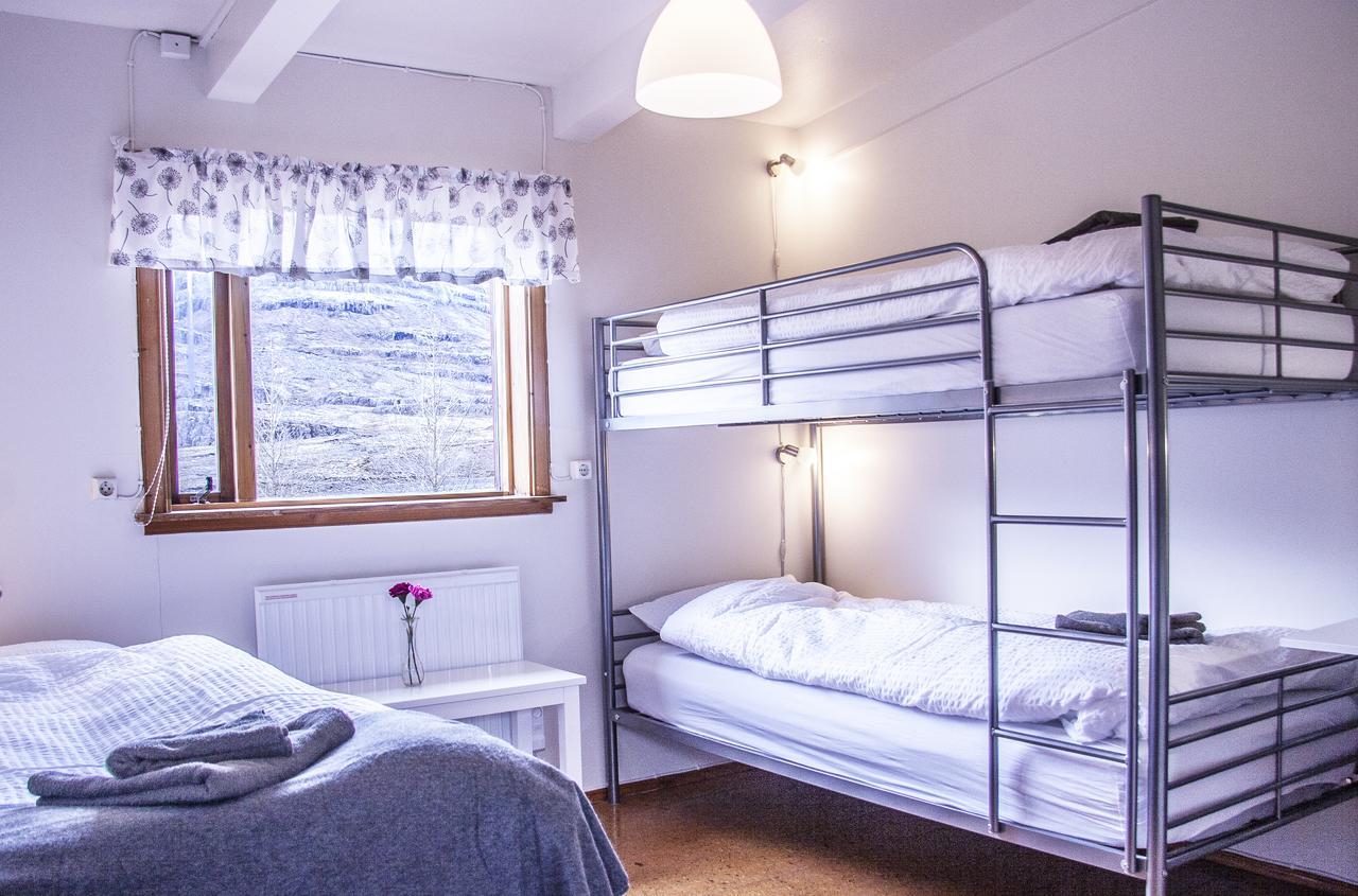 Fossardalur Guesthouse ดูปิวอเกอร์ ภายนอก รูปภาพ