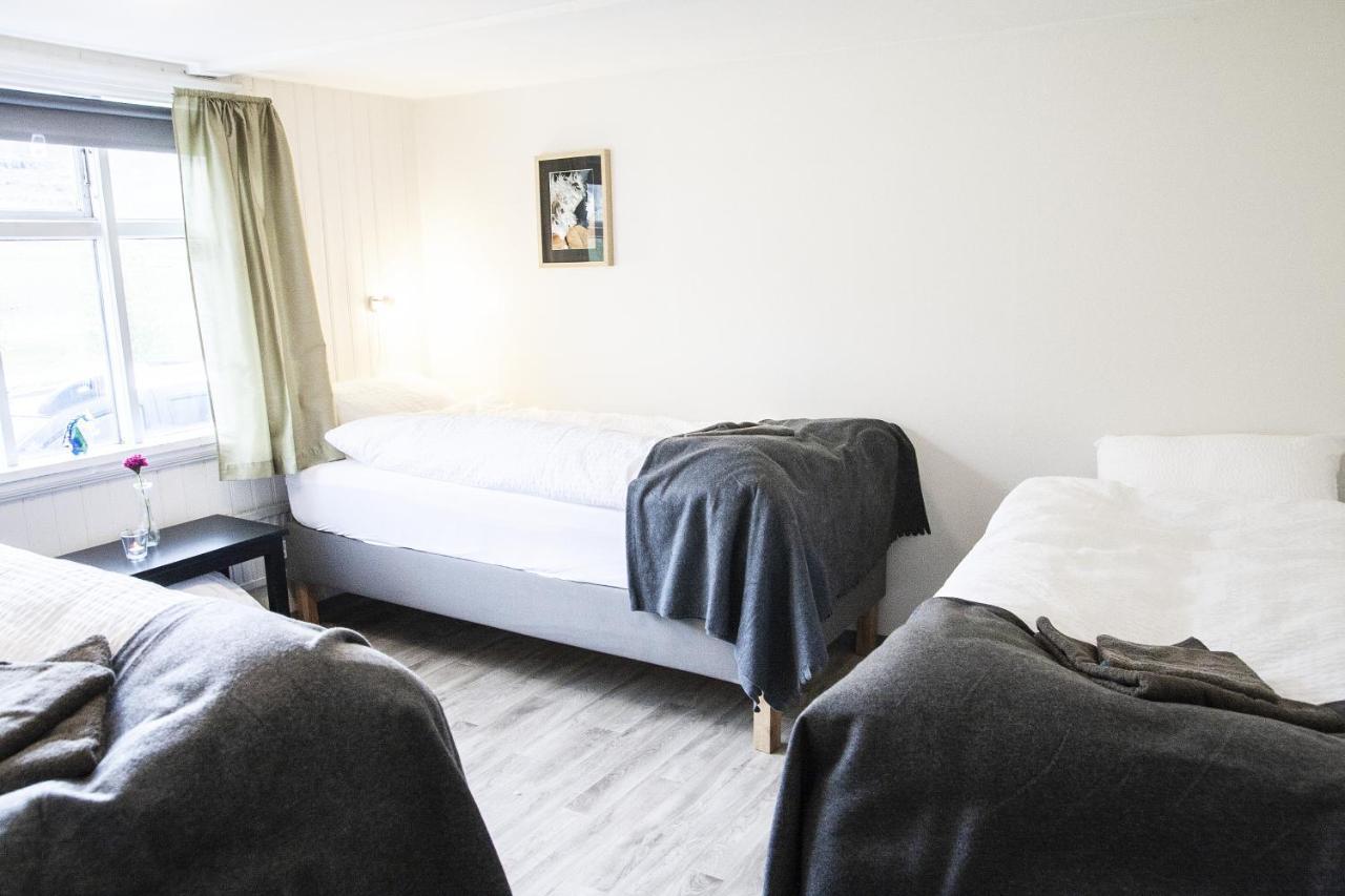 Fossardalur Guesthouse ดูปิวอเกอร์ ภายนอก รูปภาพ