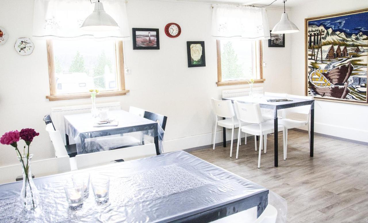 Fossardalur Guesthouse ดูปิวอเกอร์ ภายนอก รูปภาพ
